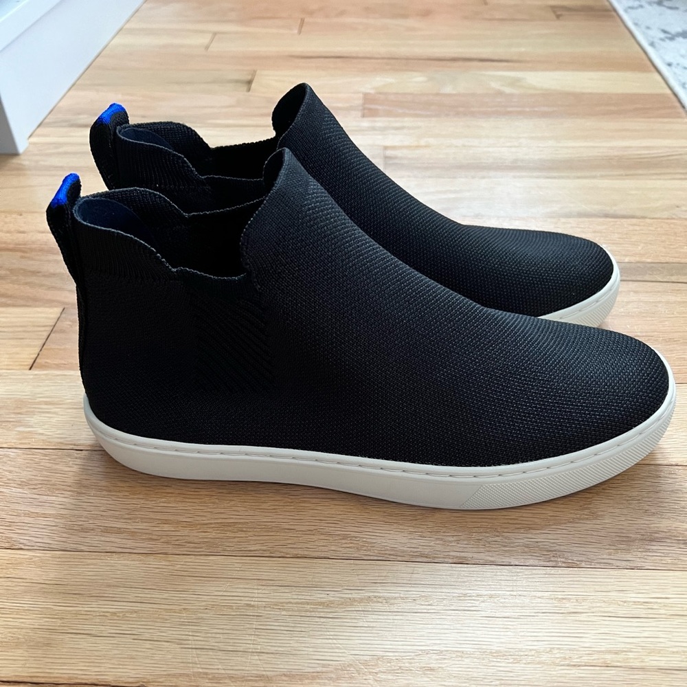 NWOB Rothy’s Chelsea Boot size 8.5 in black